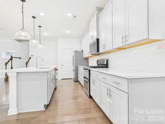 $2,550 | 3941 Woodland View Drive, Charlotte, NC 28215