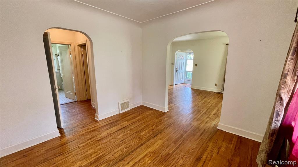 2309 Covert Road Burton, MI 48509 - Photo 14 of 31 Gallery Image 14