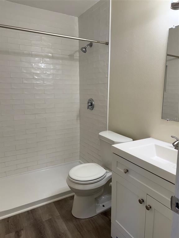 1740 West Walnut Street Tampa, FL 33607 - Photo 16 of 21 a bathroom with a sink a toilet and shower