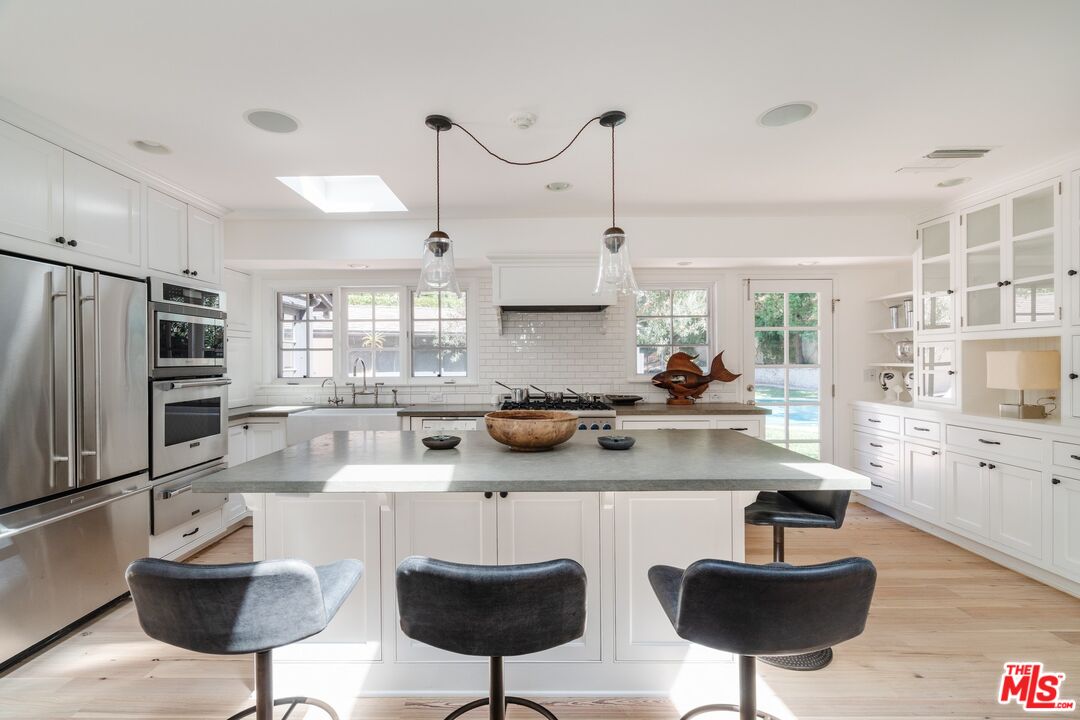 1755 Old Ranch Road Los Angeles, CA 90049 - Photo 11 of 46