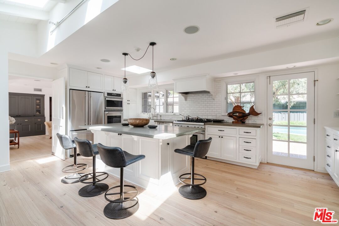 1755 Old Ranch Road Los Angeles, CA 90049 - Photo 17 of 46