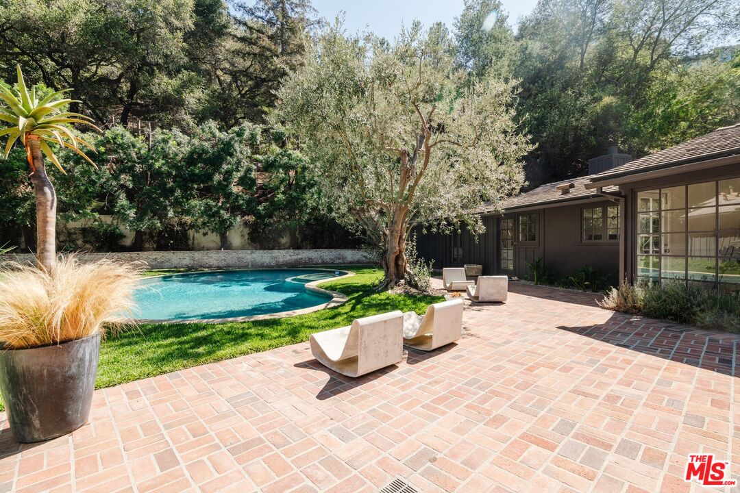1755 Old Ranch Road Los Angeles, CA 90049 - Photo 25 of 46