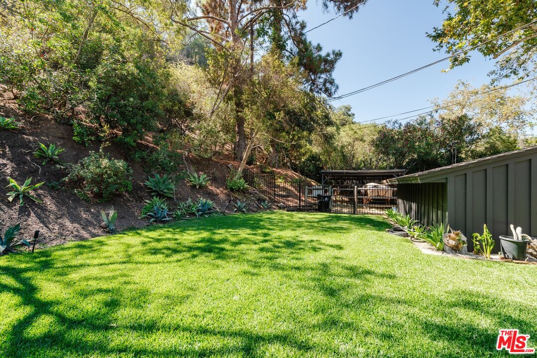 1755 Old Ranch Road Los Angeles, CA 90049 - Photo 31 of 46