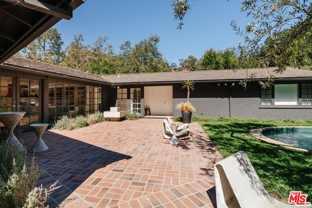 1755 Old Ranch Road Los Angeles, CA 90049 - Photo 33 of 46
