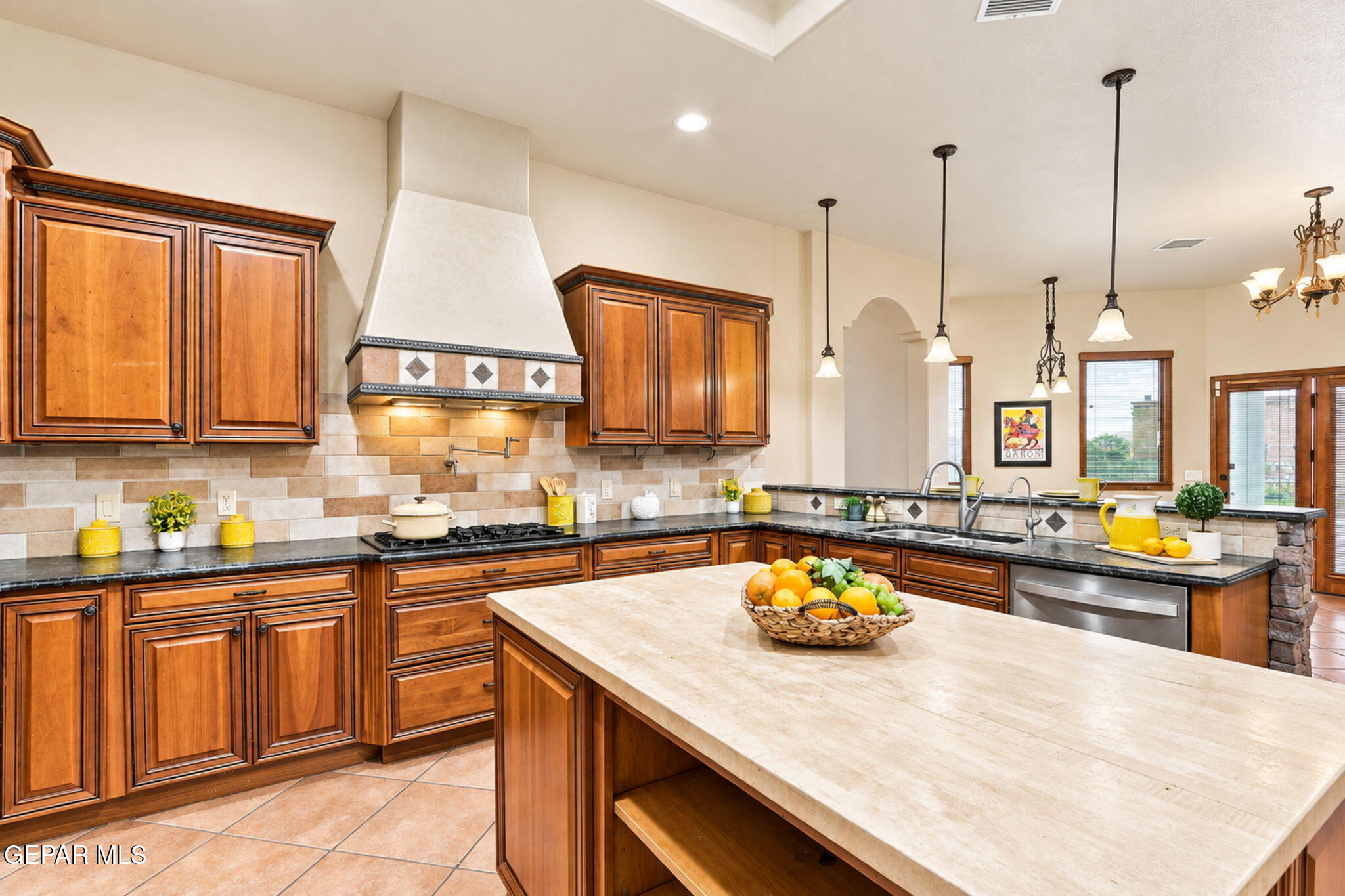 8175 Constitution Road Las Cruces, NM 88007 - Photo 33 of 102 Kitchen