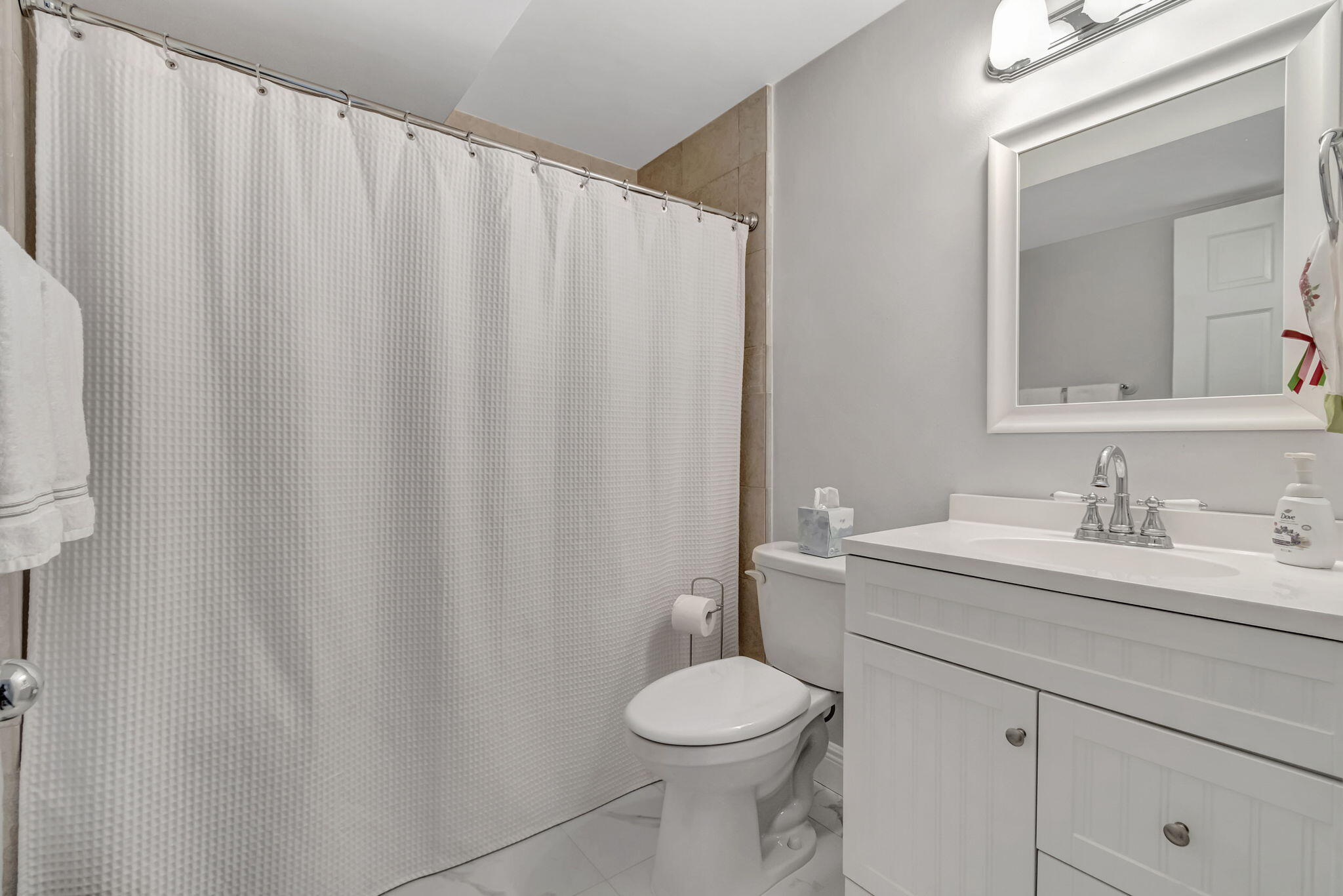 990 Casuarina Road, Unit 4 Delray Beach, FL 33483 - Photo 20 of 28 43-web-or-mls-DSC_1012