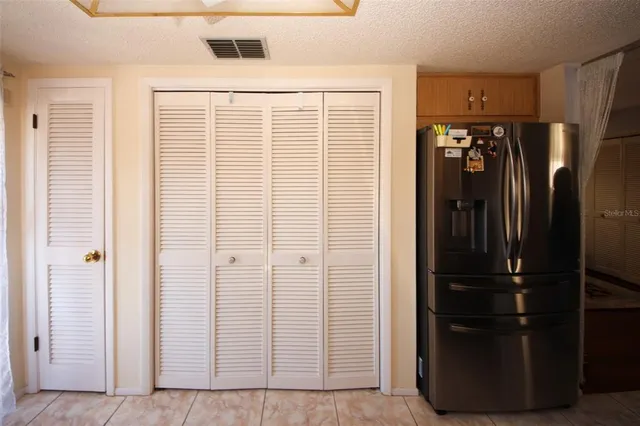 a view of a livingroom with a closet