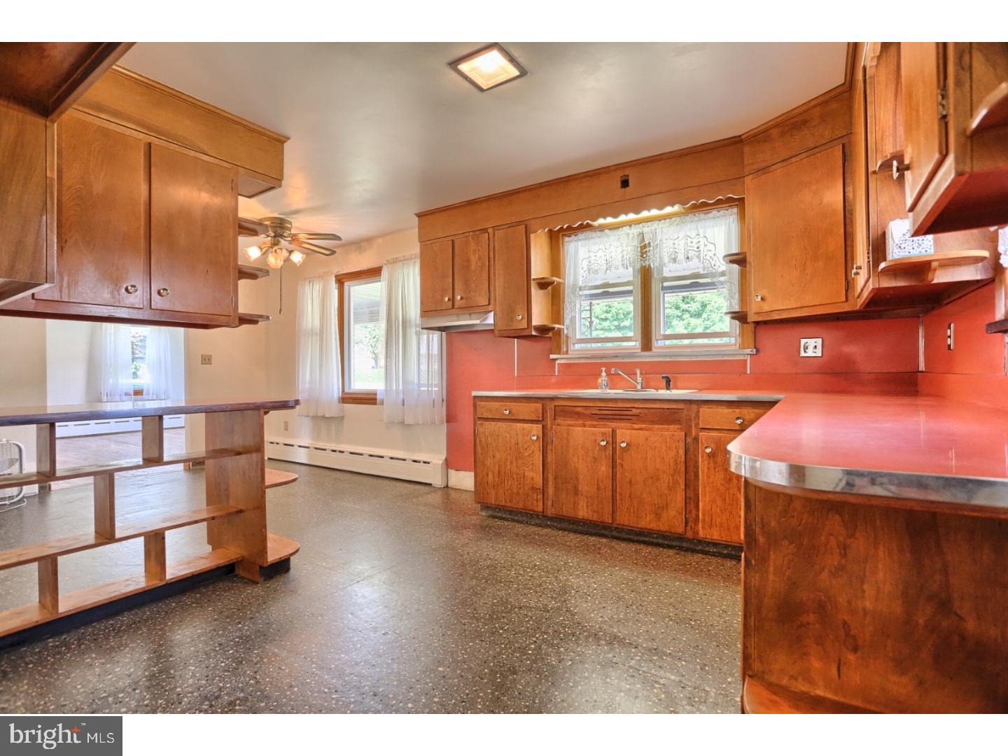 117 Lyons Road Mertztown, PA 19539 - Photo 10 of 16 Gallery Image 10