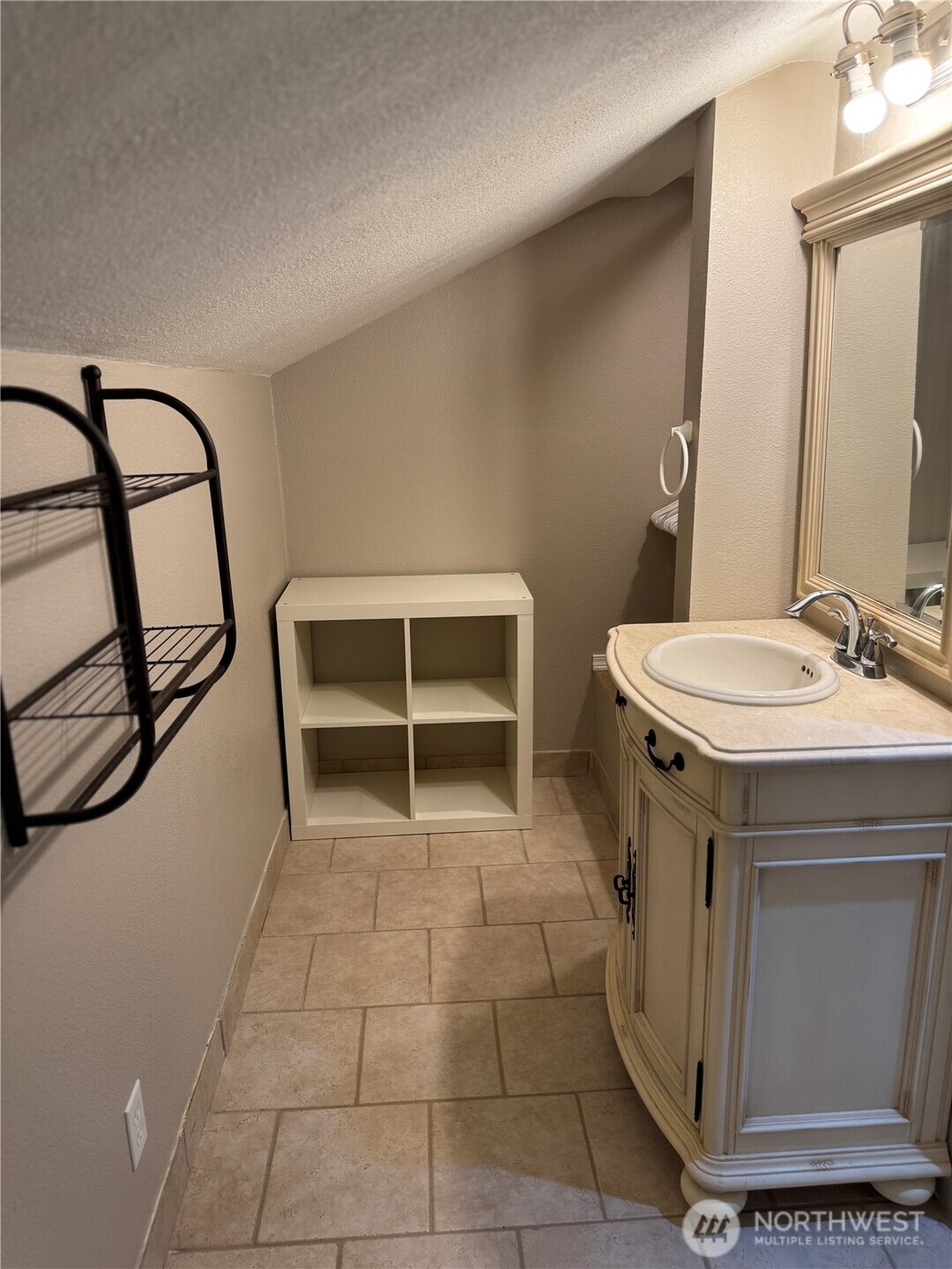 7321 Glenridge Way Southwest, Unit B Seattle, WA 98136 - Photo 17 of 19