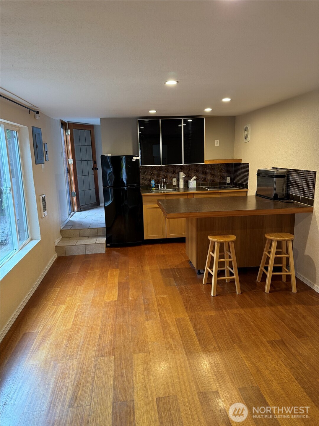 7321 Glenridge Way Southwest, Unit B Seattle, WA 98136 - Photo 4 of 19