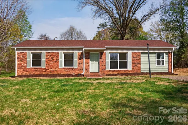 $249,900 | 2016 Bryant Street, Madison, NC 27025