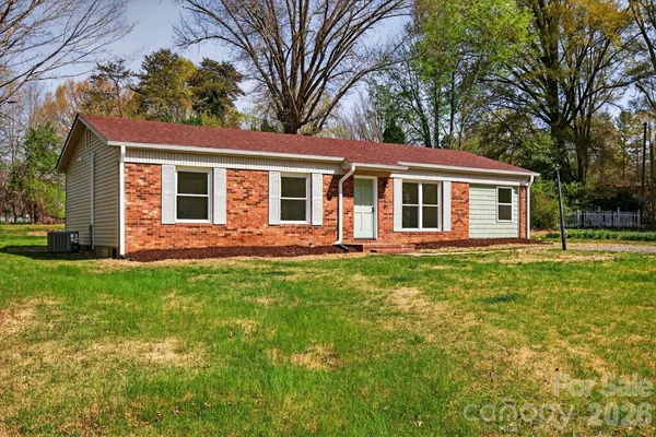 $249,900 | 2016 Bryant Street, Madison, NC 27025