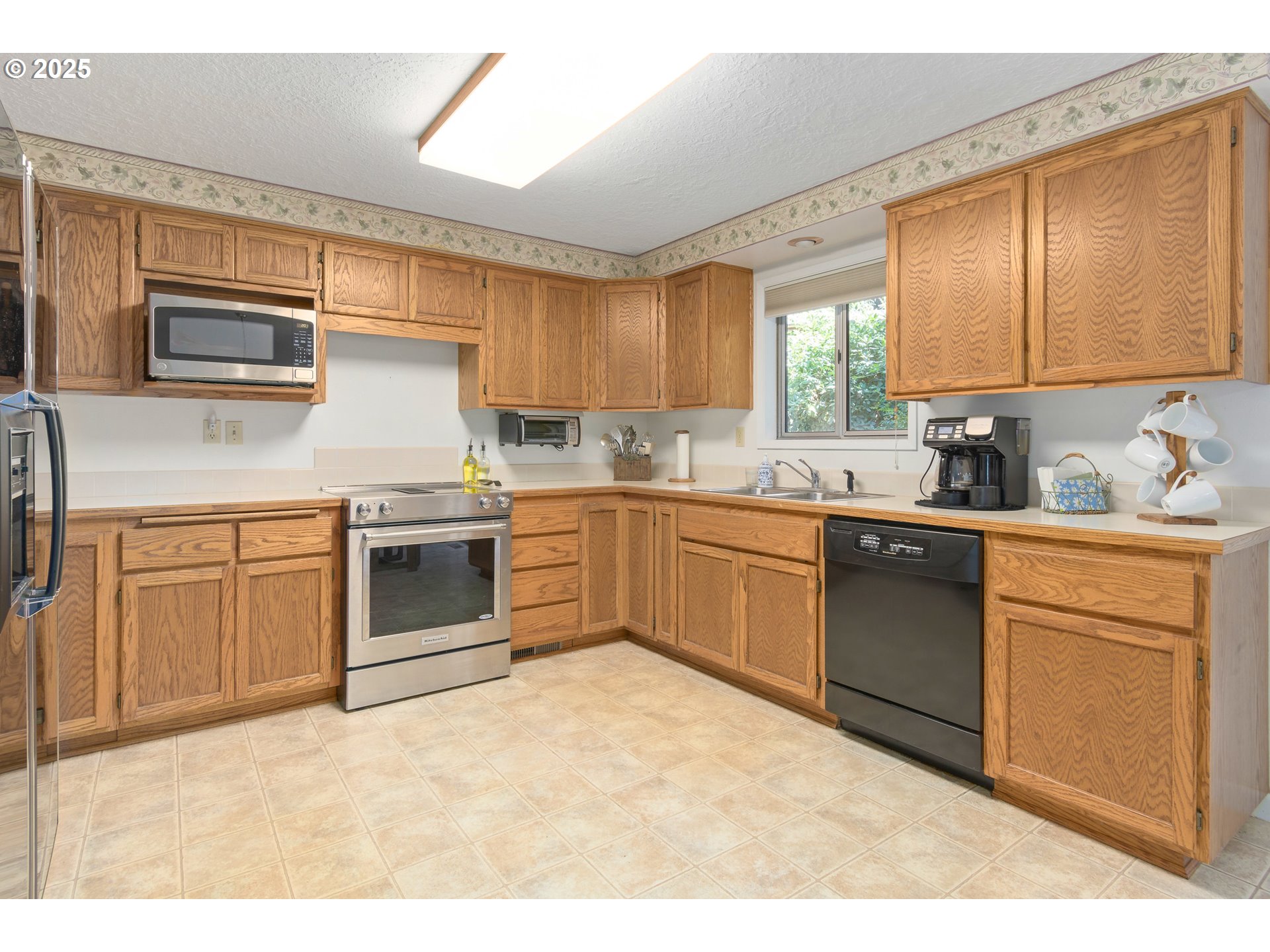 41886 Deerhorn Road Springfield, OR 97478 - Photo 8 of 48 Gallery Image 8