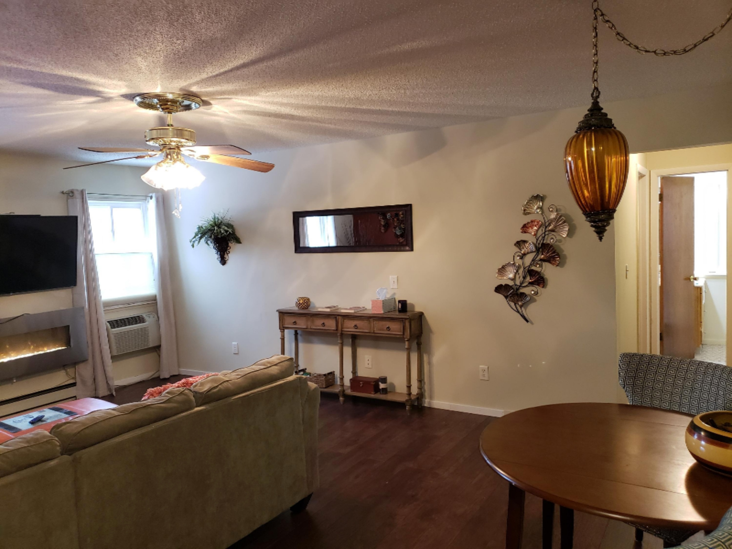 173 East Michigan Avenue, Unit 101B Three Rivers, MI 49093 - Photo 3 of 9 2