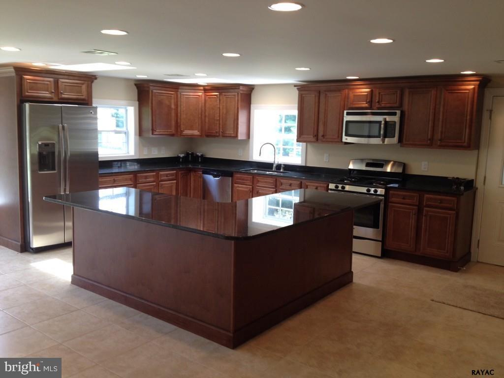 25 Claystone Road York, PA 17408 - Photo 2 of 6 Gallery Image 2