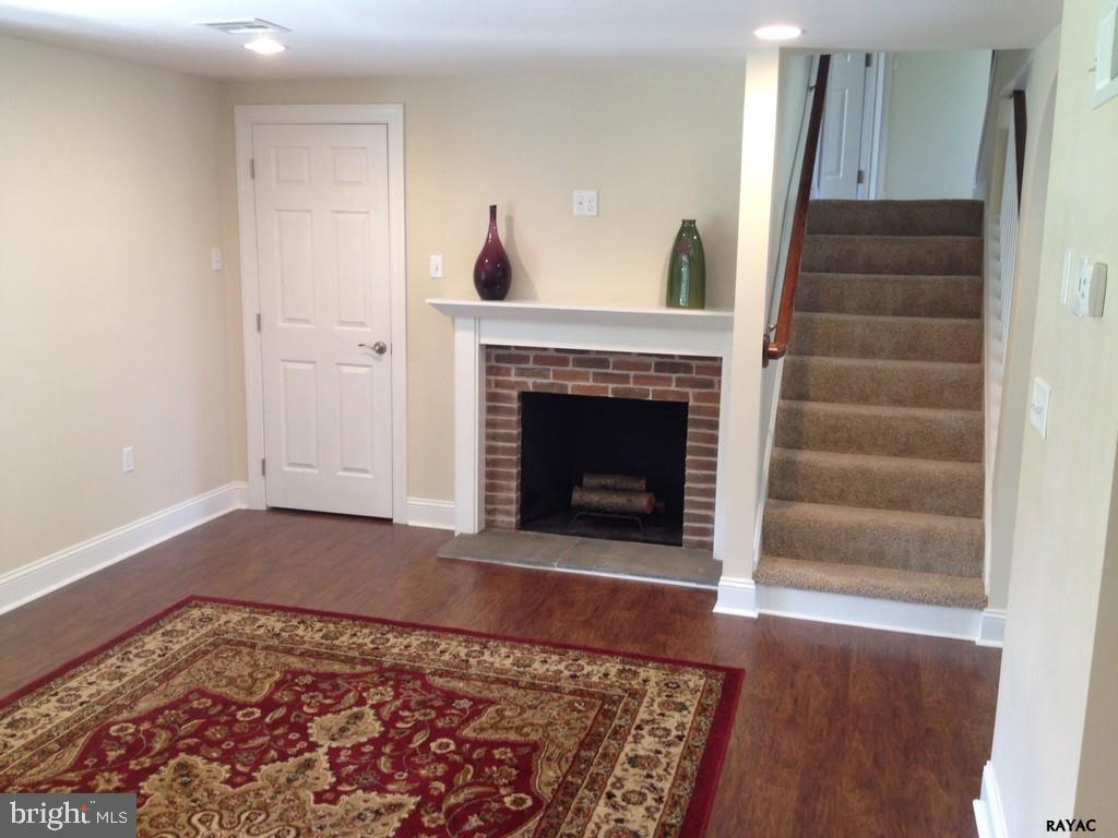 25 Claystone Road York, PA 17408 - Photo 3 of 6 Gallery Image 3