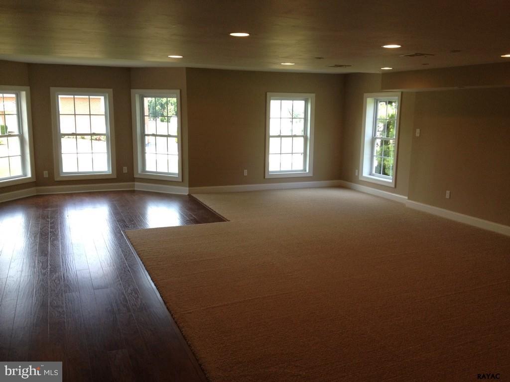 25 Claystone Road York, PA 17408 - Photo 4 of 6 Gallery Image 4