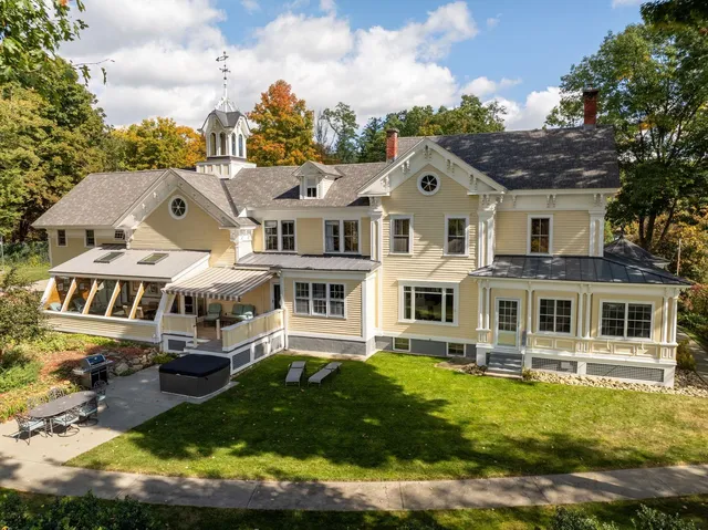 $899,000 | 11 Cream Pot Hill Road, Hinsdale, NH 03451