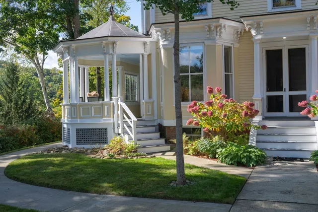 $899,000 | 11 Cream Pot Hill Road, Hinsdale, NH 03451