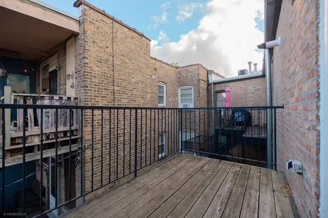 $2,300 | 2608 West Leland Avenue, Unit 3, Chicago, IL 60625