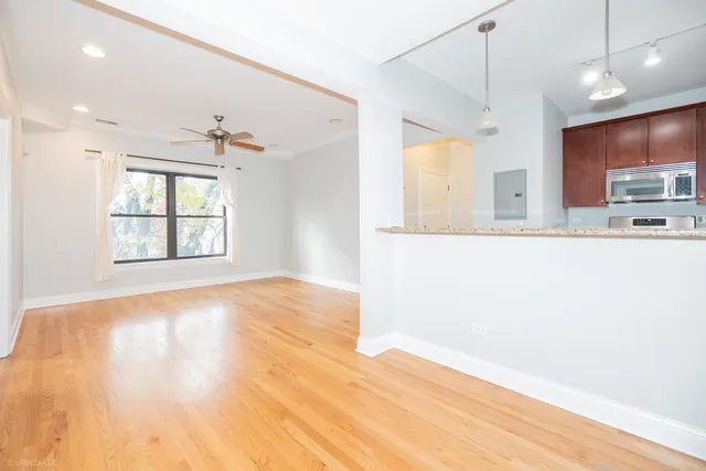 $2,300 | 2608 West Leland Avenue, Unit 3, Chicago, IL 60625