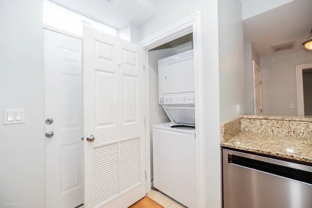 $2,300 | 2608 West Leland Avenue, Unit 3, Chicago, IL 60625