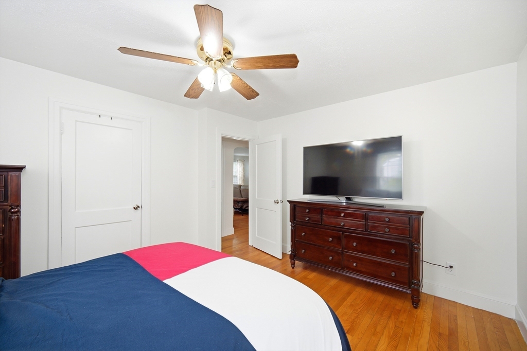 616 Cooley Street Springfield, MA 01128 - Photo 20 of 37