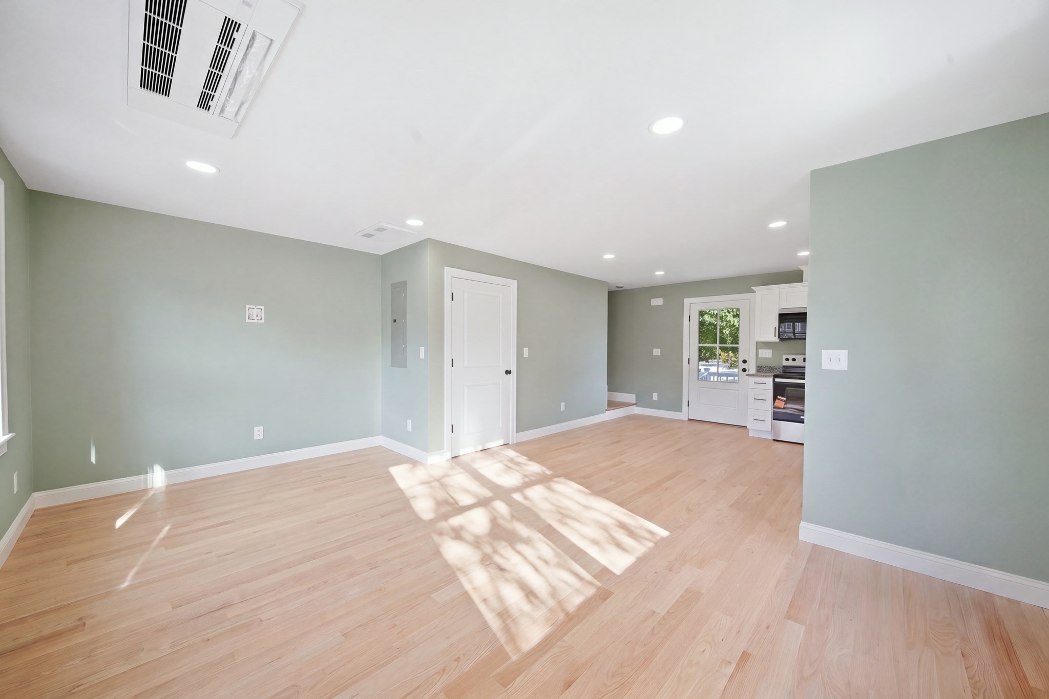 148 Groton Road, Unit C Chelmsford, MA 01863 - Photo 4 of 14 Gallery Image 4