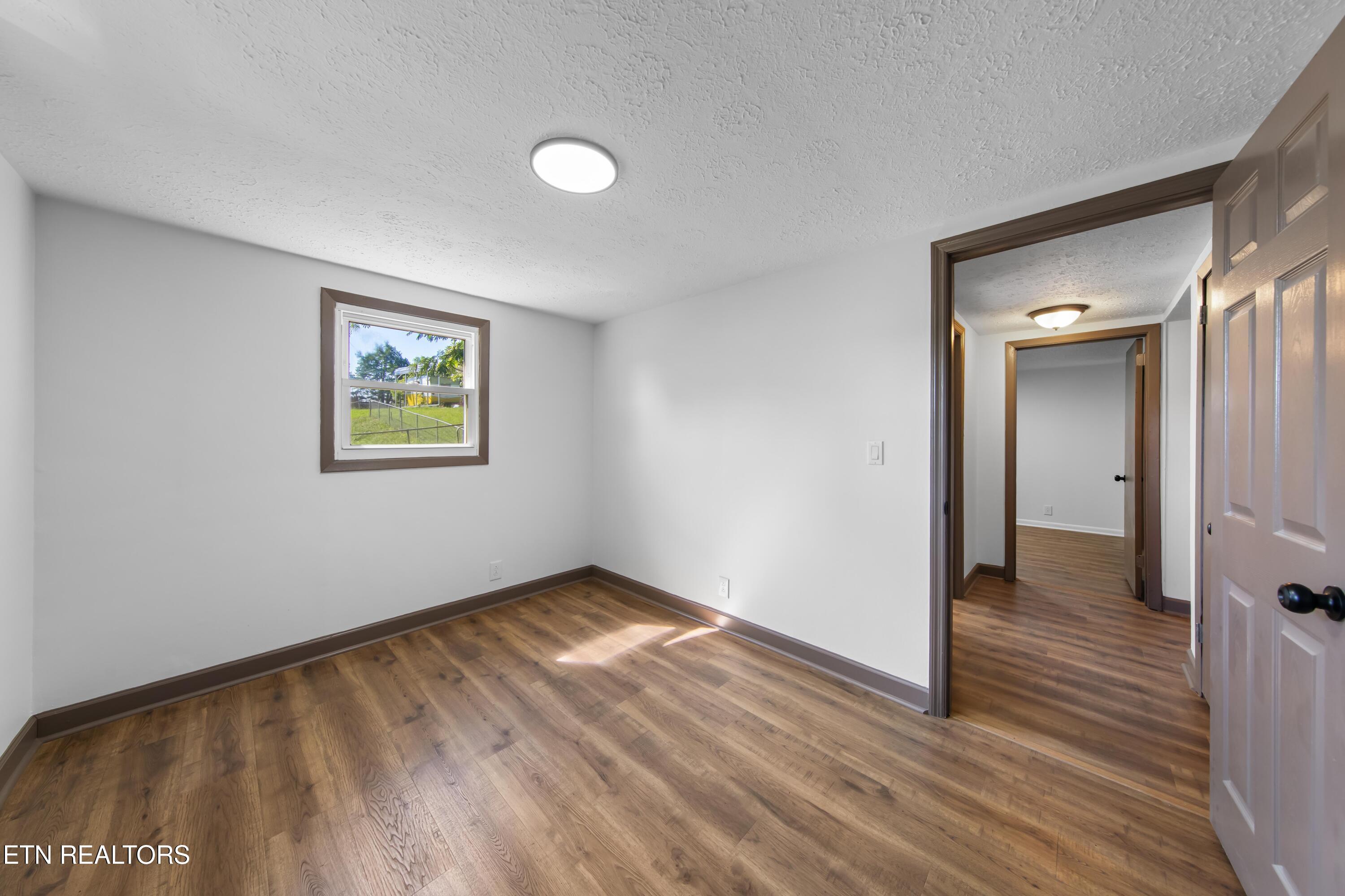 462 Island Ford Road Jacksboro, TN 37757 - Photo 23 of 31 030A0498