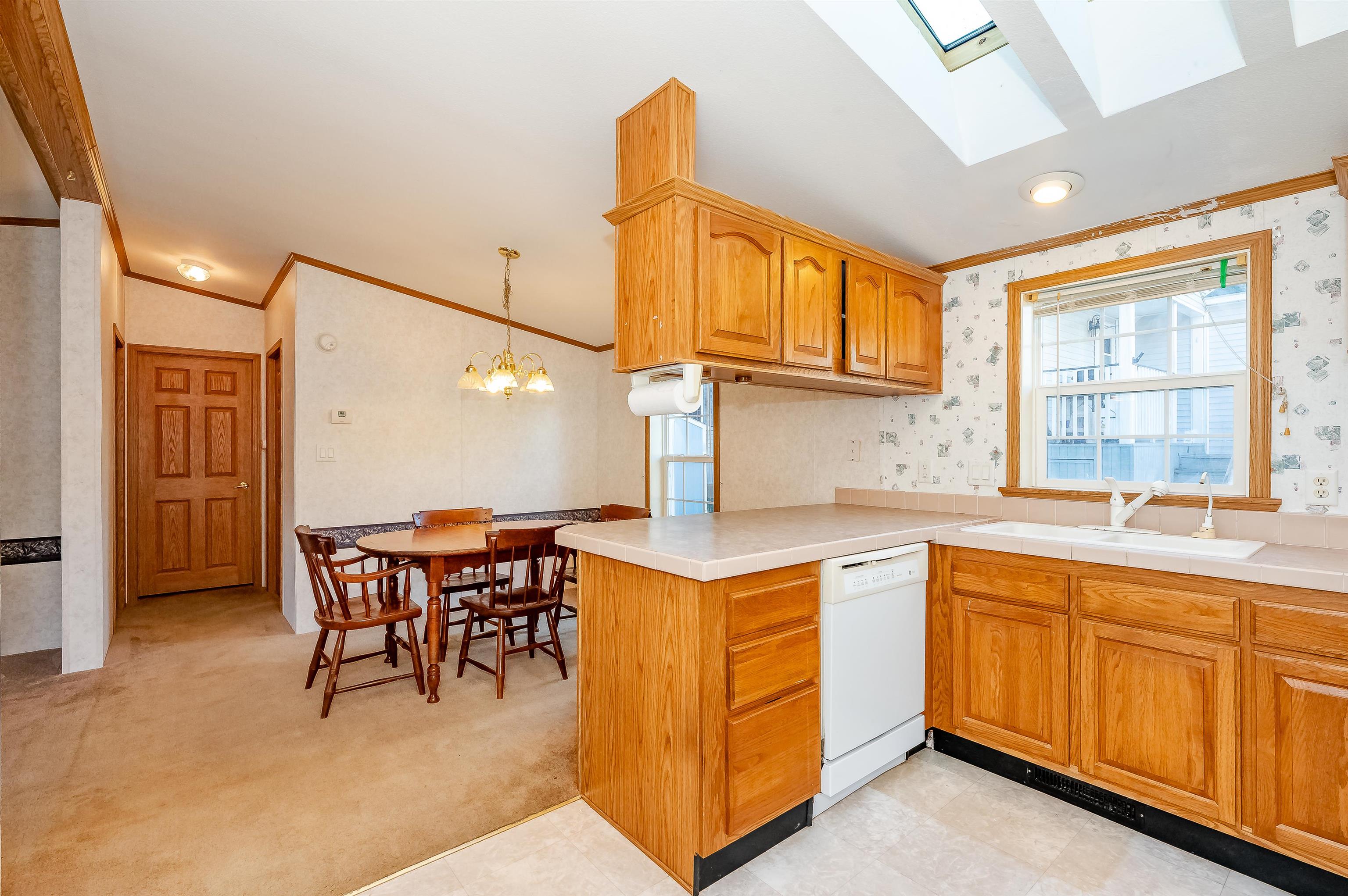 40 Hampton Road, Unit C15 Exeter, NH 03833 - Photo 17 of 19