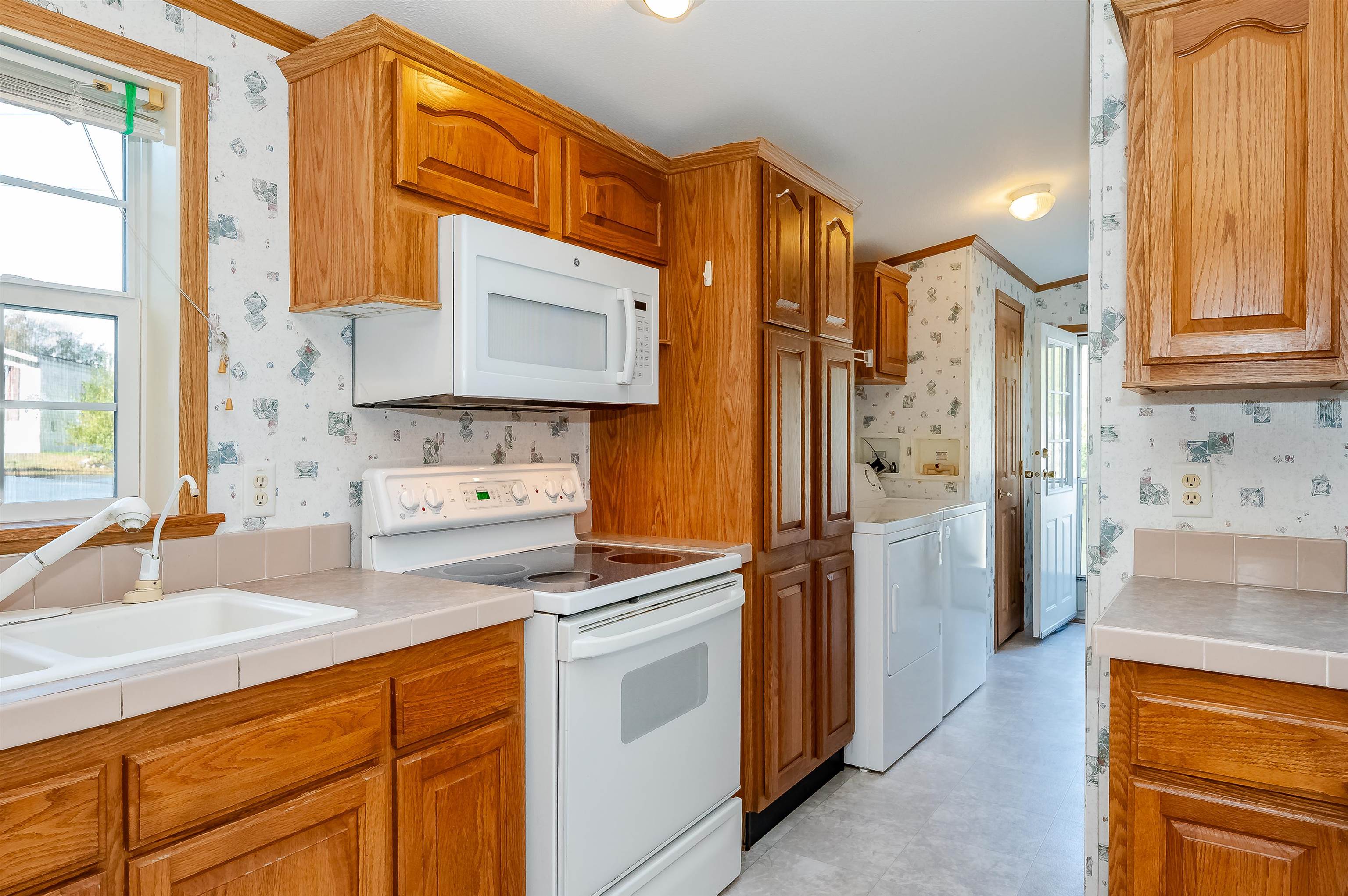 40 Hampton Road, Unit C15 Exeter, NH 03833 - Photo 3 of 19