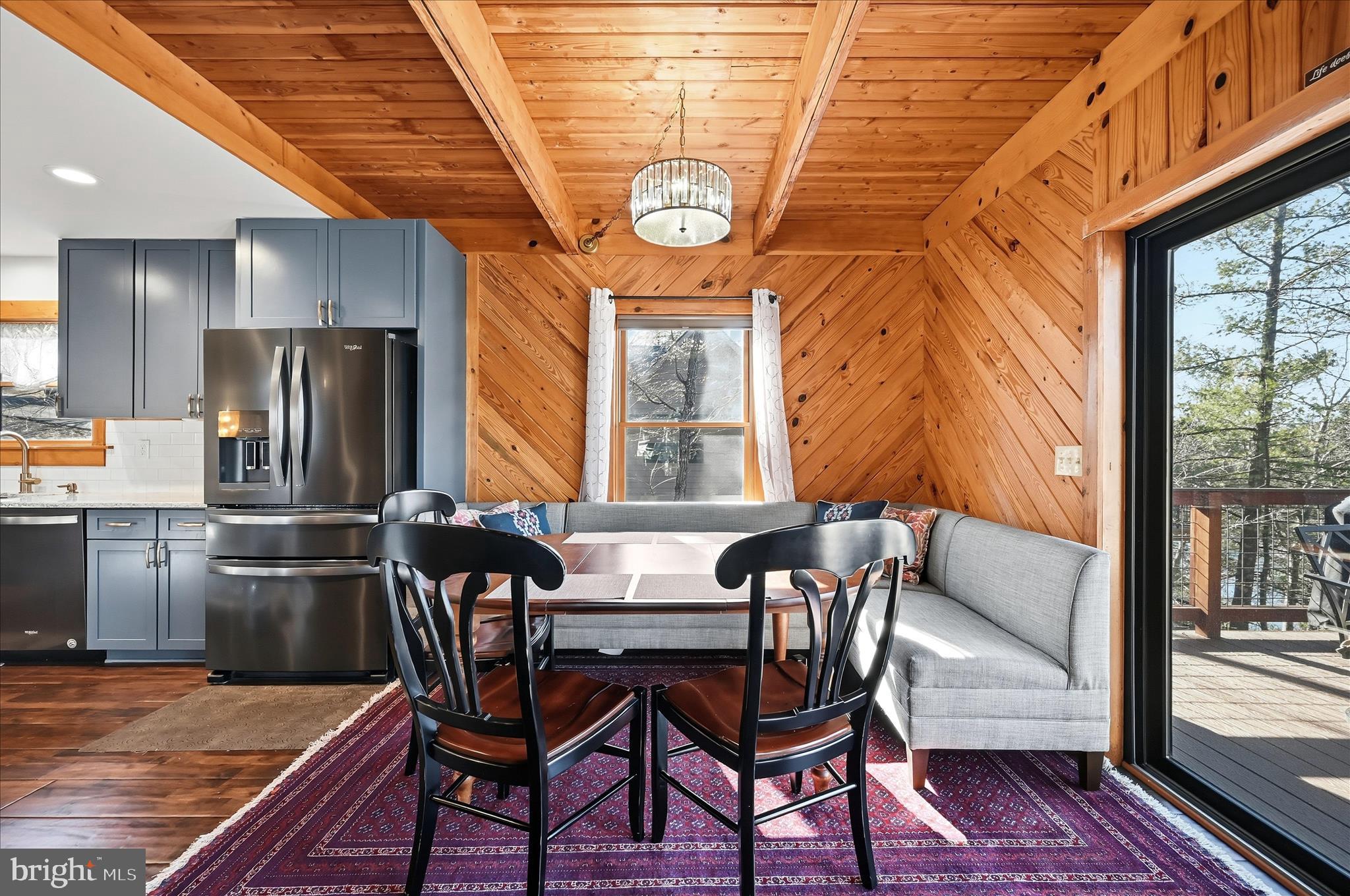 241 Sunset Circle Cross Junction, VA 22625 - Photo 22 of 98 Eat-in area of the kitchen