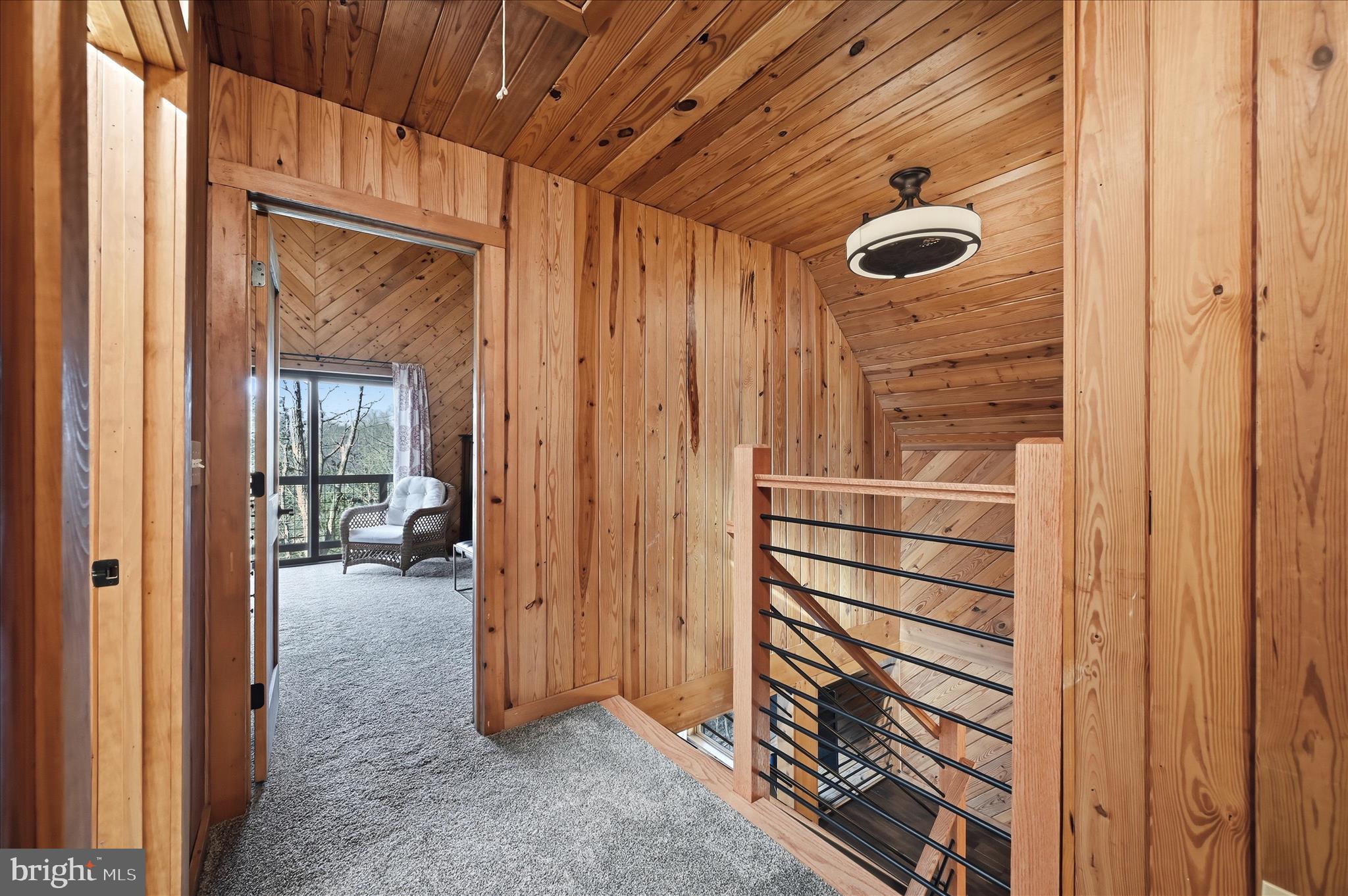 241 Sunset Circle Cross Junction, VA 22625 - Photo 33 of 98 Upper level