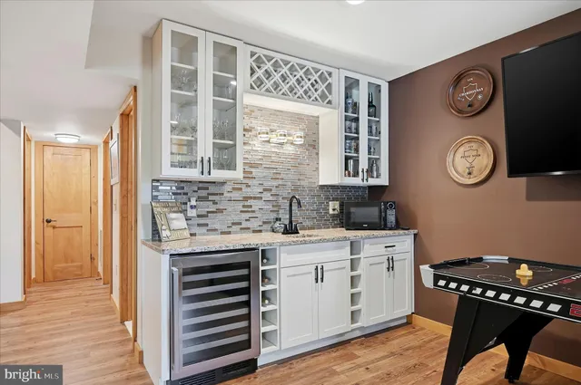 $774,900 | 241 Sunset Circle, Cross Junction, VA 22625