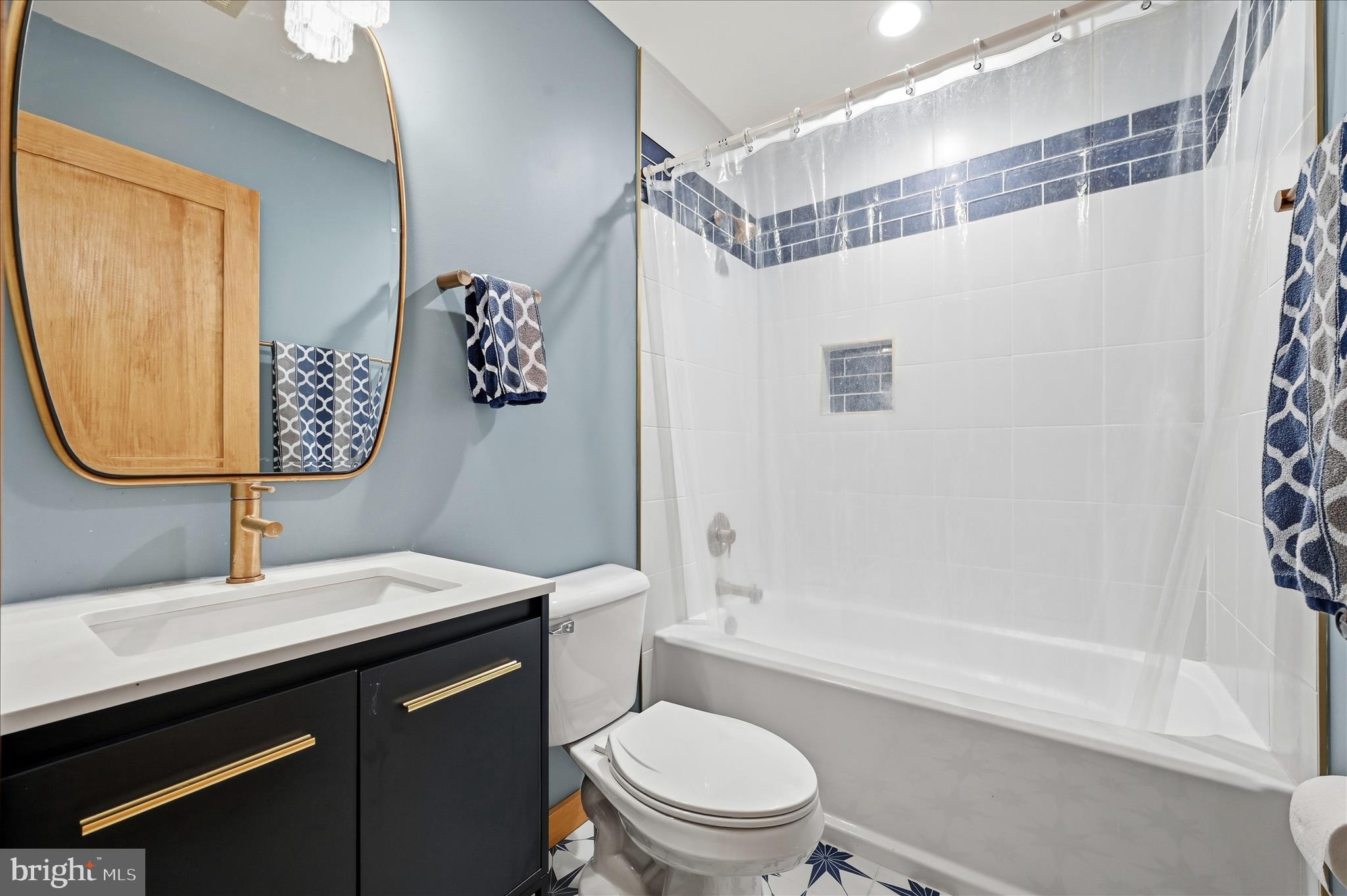 241 Sunset Circle Cross Junction, VA 22625 - Photo 52 of 98 Full bath on the lower level