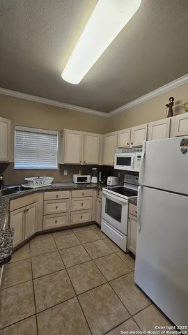 $1,650 | 6160 Eckhert Road, Unit 403, San Antonio, TX 78240