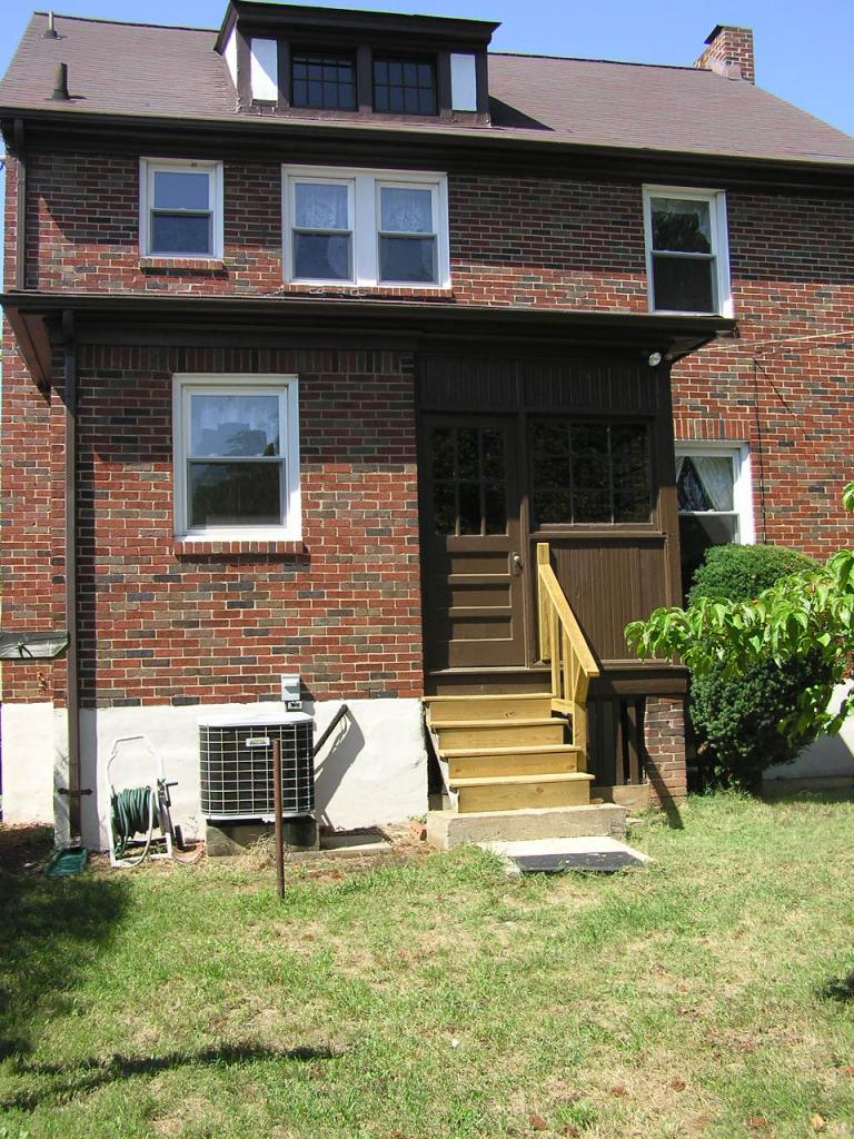 1814 Mt Vernon Road Southwest Roanoke, VA 24015 - Photo 11 of 13 Back of home