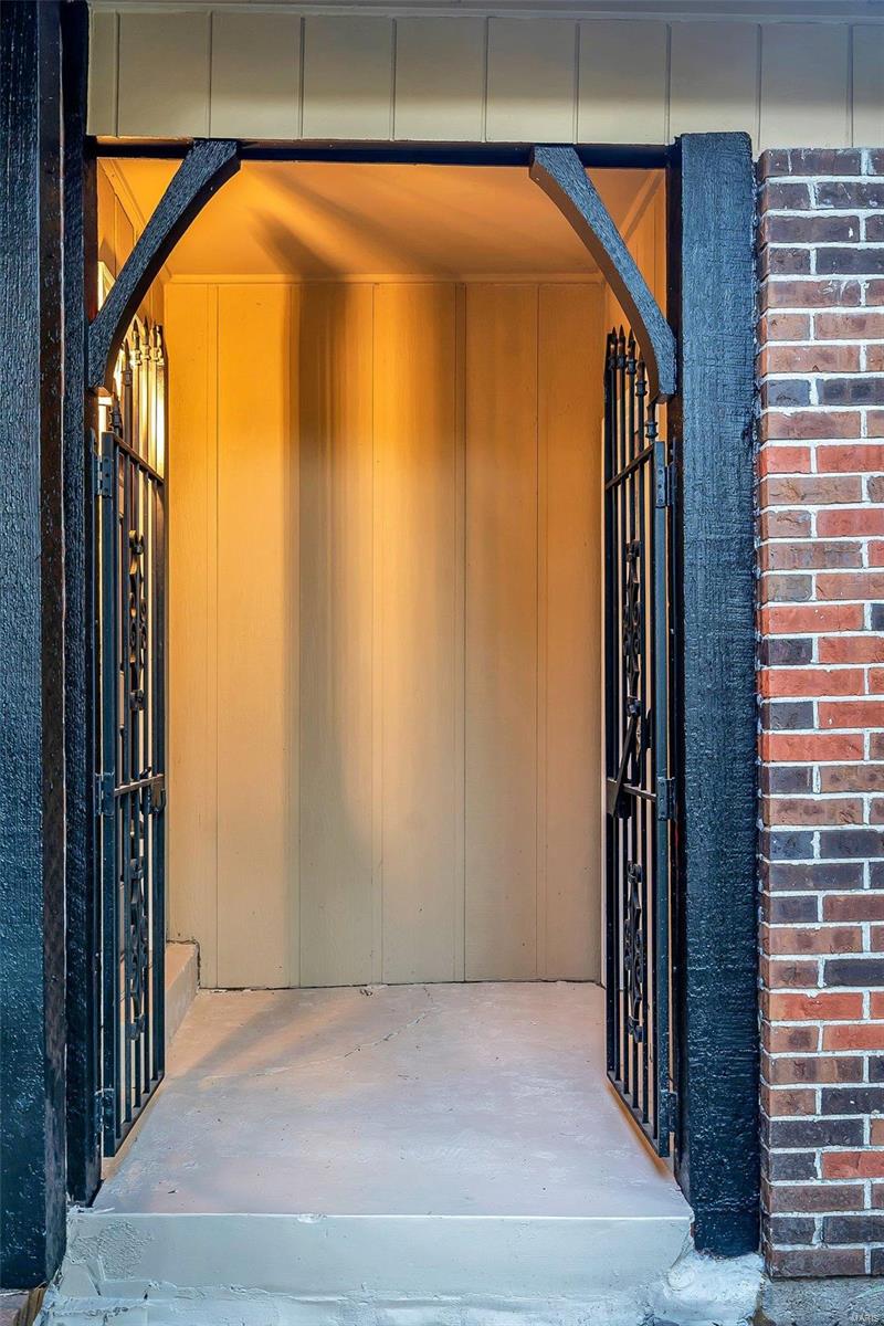 372 Palermo Drive Ballwin, MO 63021 - Photo 3 of 28