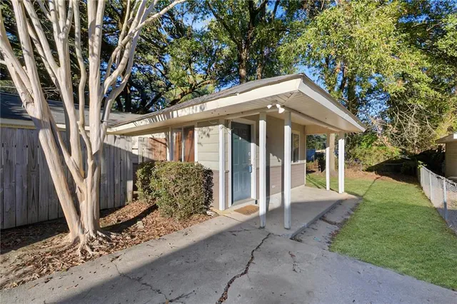 $1,000 | 204 North Scanlan Street, Unit A/B, Hammond, LA 70401