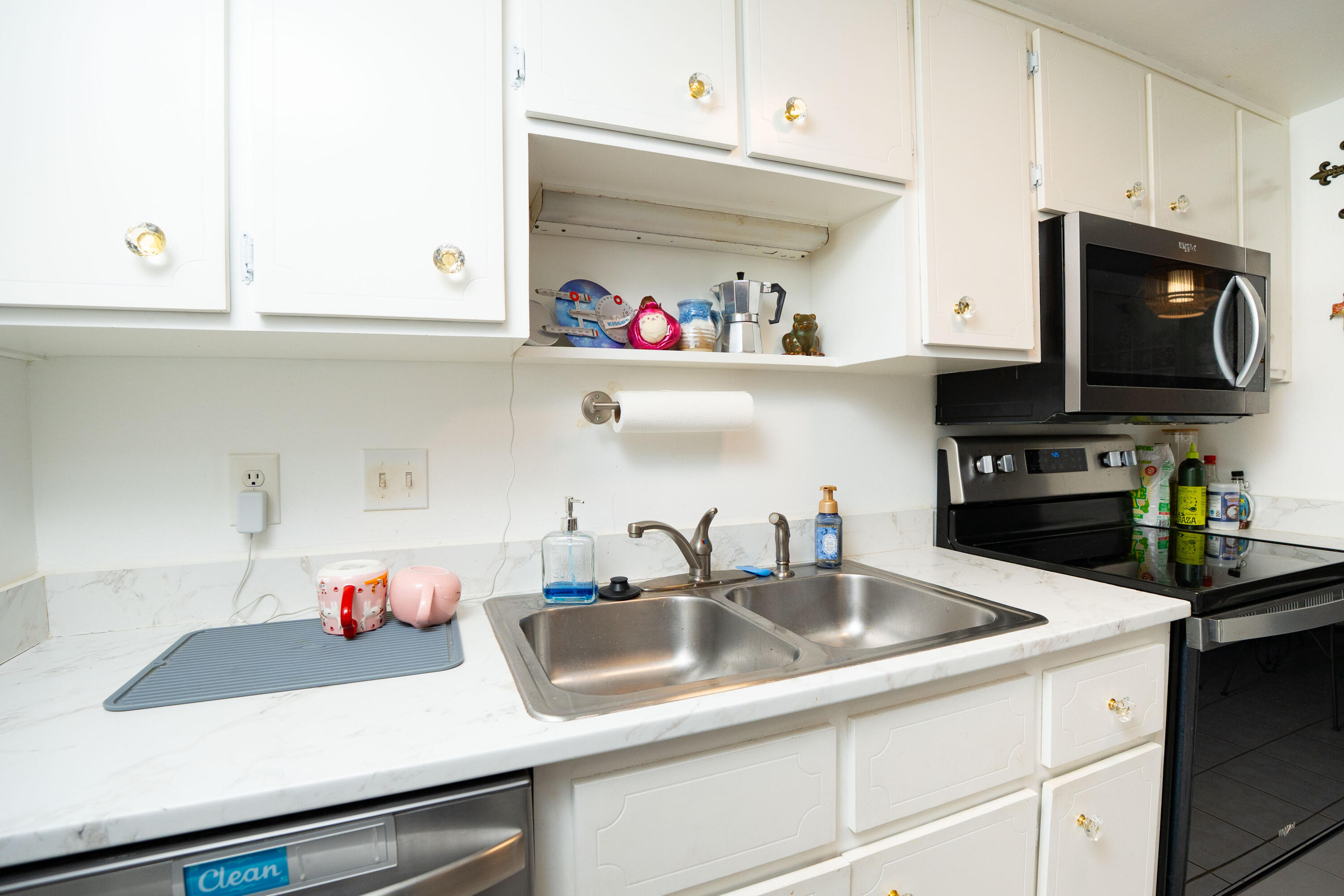 2811 Stoneway Lane, Unit B Fort Pierce, FL 34982 - Photo 12 of 28 DSC09985