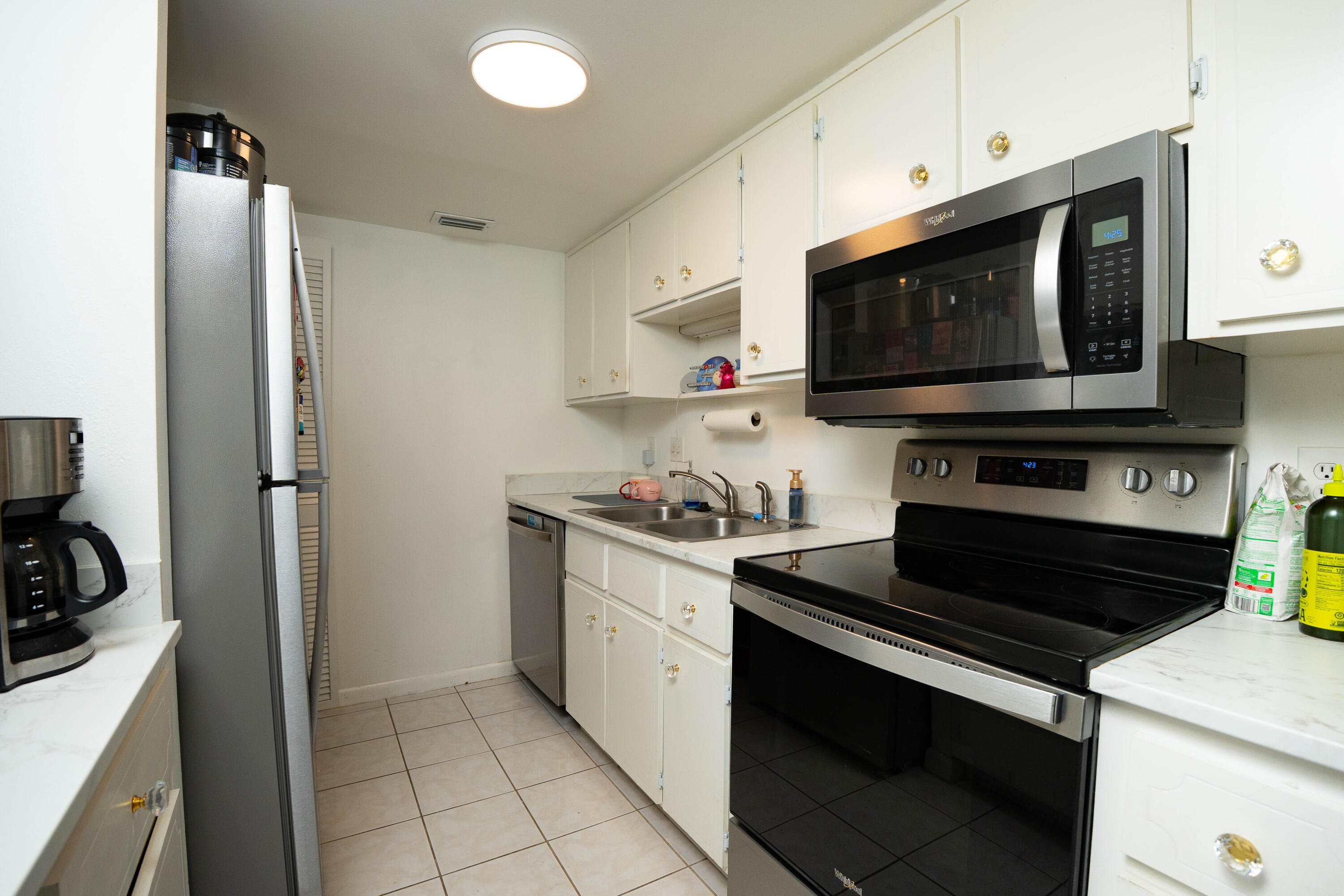 2811 Stoneway Lane, Unit B Fort Pierce, FL 34982 - Photo 10 of 28 DSC09982