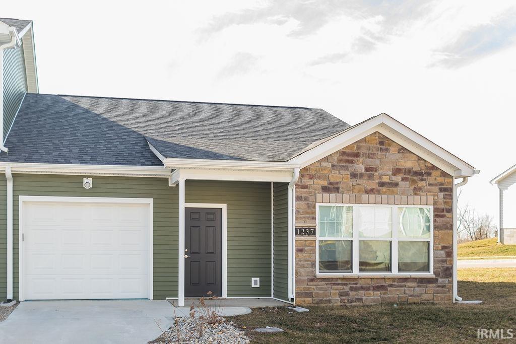 1237 West Rangeview Circle Bloomington, IN 47403 - Photo 1 of 28