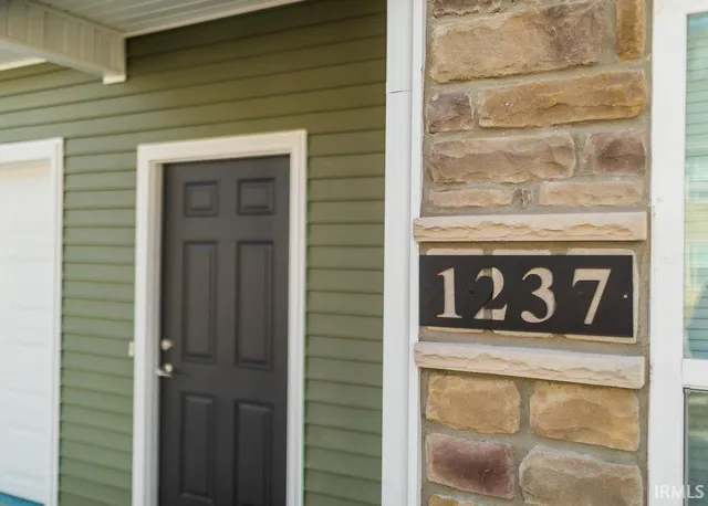 $2,400 | 1237 West Rangeview Circle, Bloomington, IN 47403