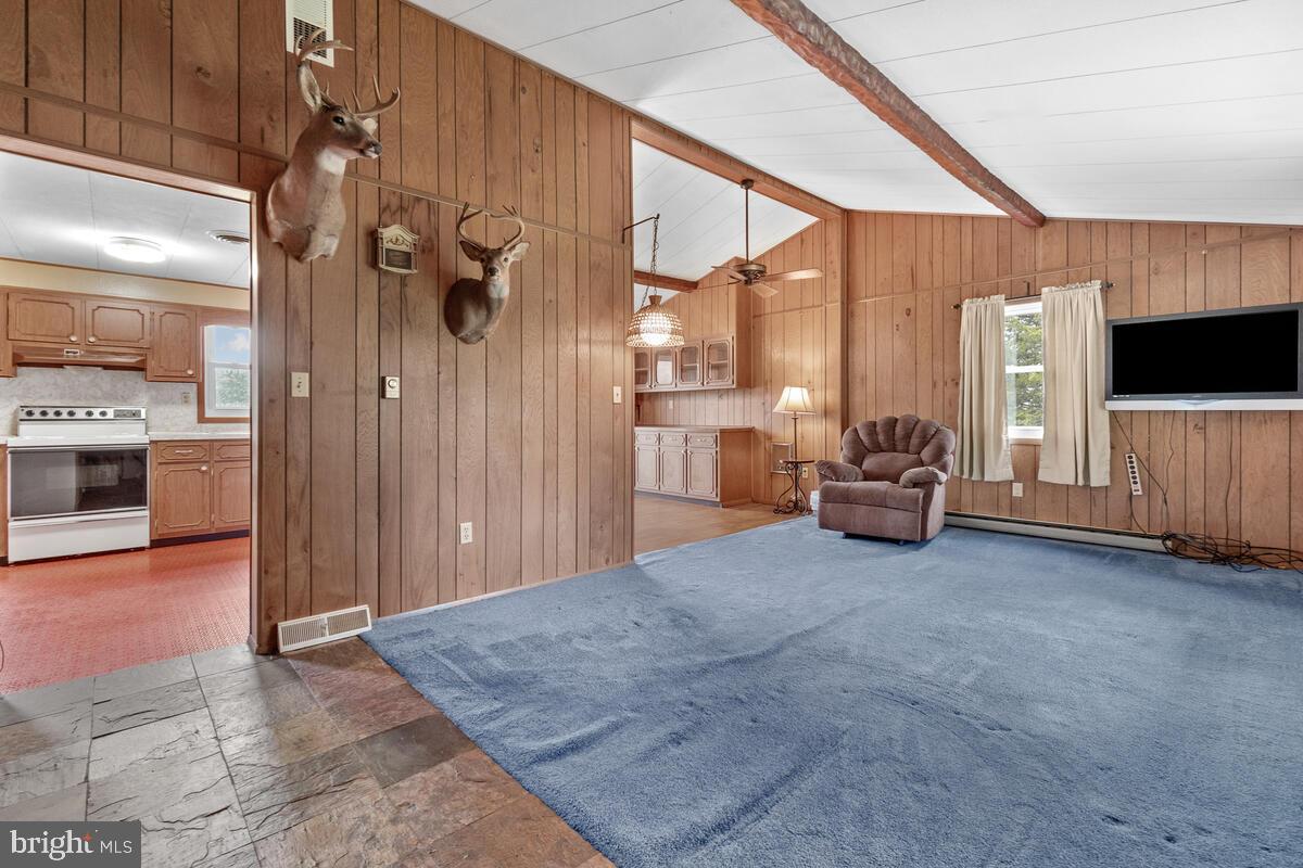 10008 Mumma Ford Road Rocky Ridge, MD 21778 - Photo 3 of 22 Living Room