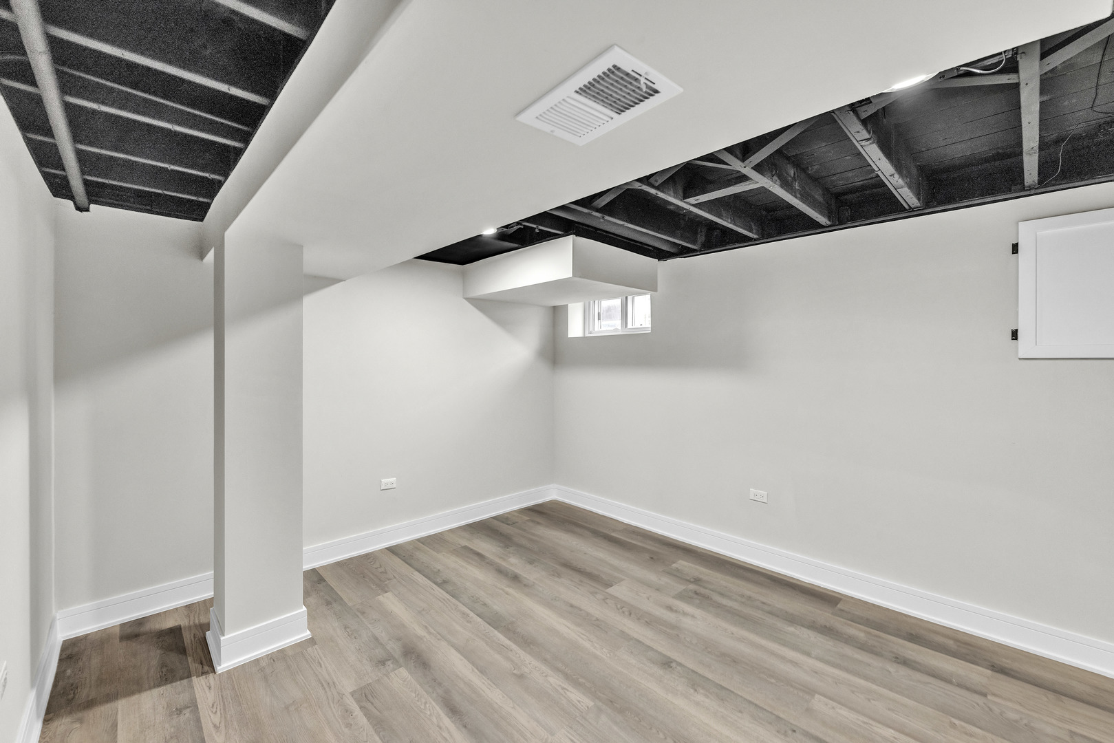 5331 West 53rd Place Chicago, IL 60638 - Photo 14 of 28 a view of utility room