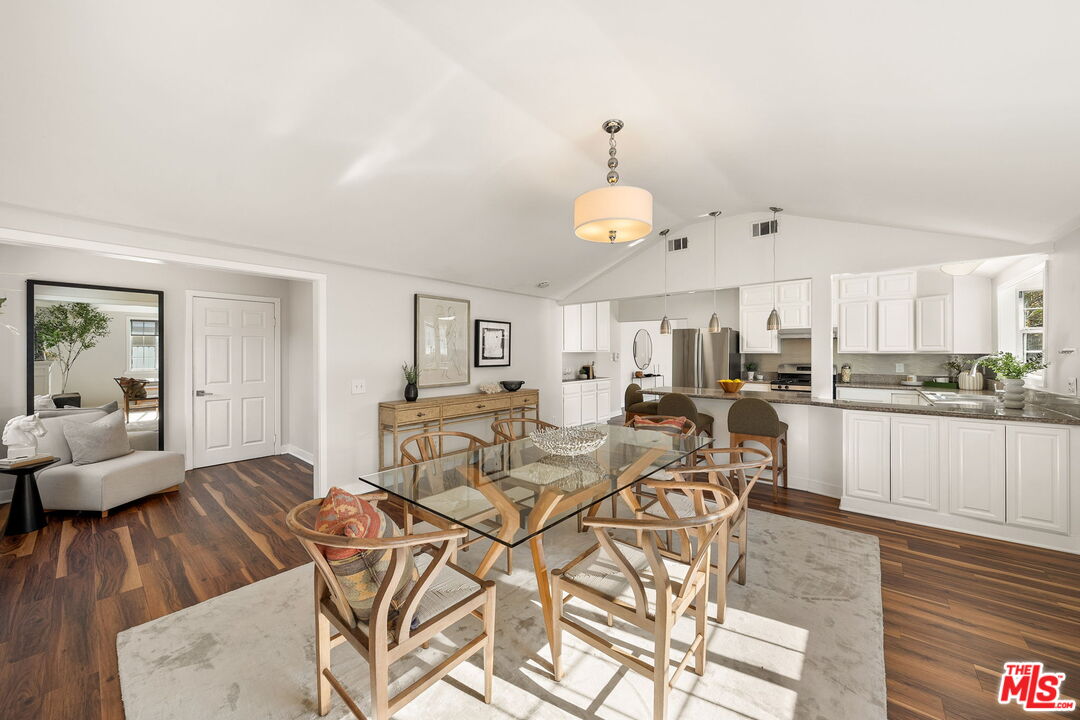 2939 Oakhurst Avenue Los Angeles, CA 90034 - Photo 14 of 32