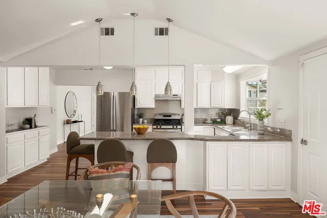 $1,595,000 | 2939 Oakhurst Avenue, Los Angeles, CA 90034