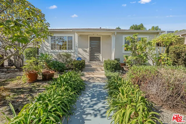 $1,595,000 | 2939 Oakhurst Avenue, Los Angeles, CA 90034