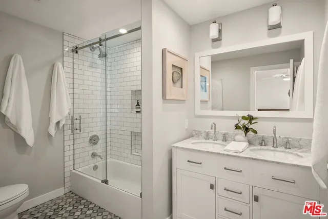 $1,595,000 | 2939 Oakhurst Avenue, Los Angeles, CA 90034