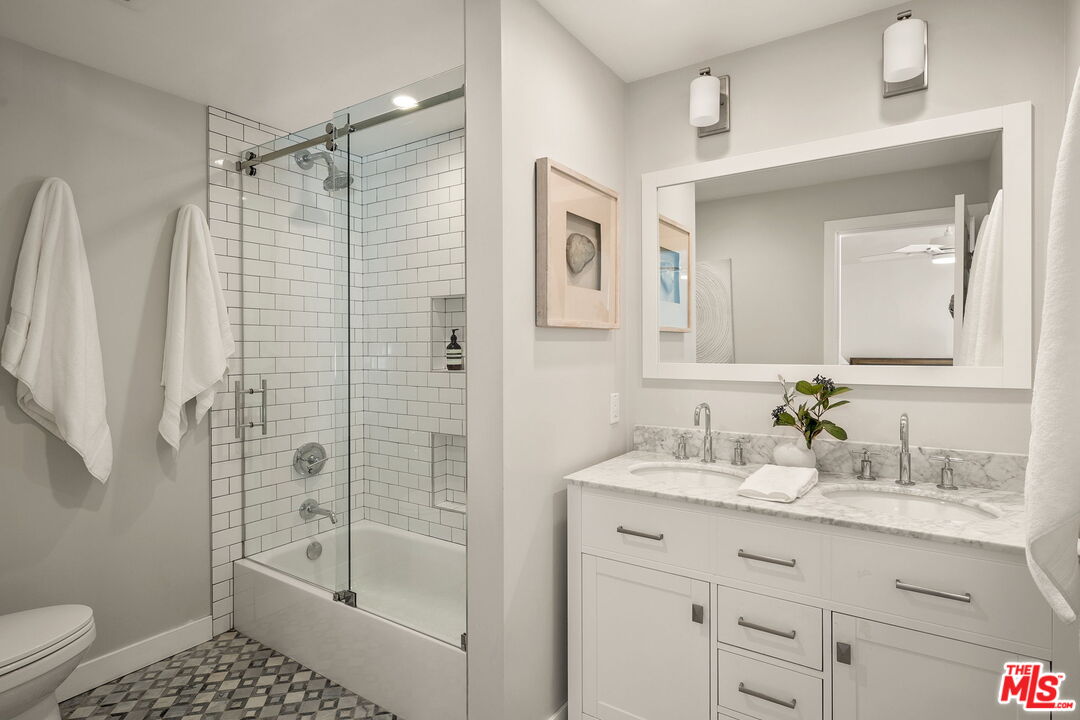 2939 Oakhurst Avenue Los Angeles, CA 90034 - Photo 22 of 32